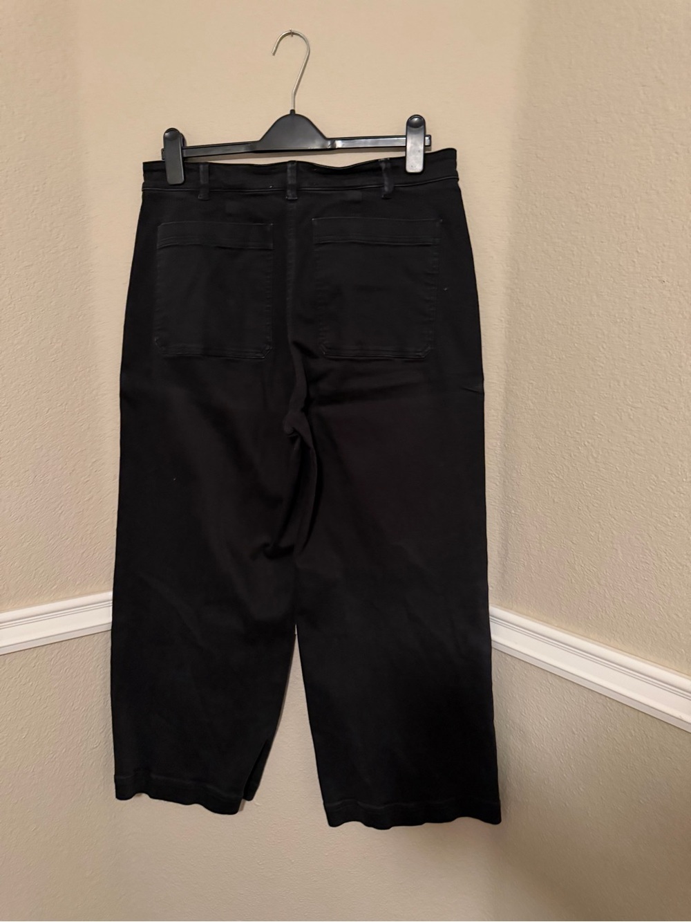 Everlane Black Wide Legged Stretchy Pants with Branded Waistband